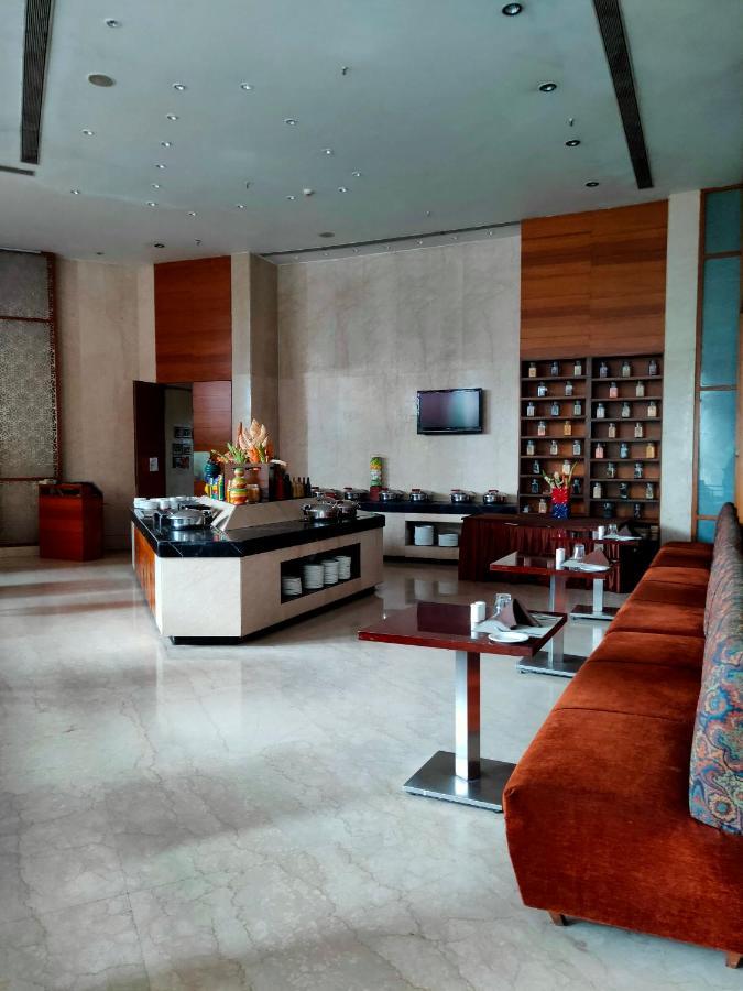 Pride Plaza Hotel, Calcutta Extérieur photo The lounge at the airport