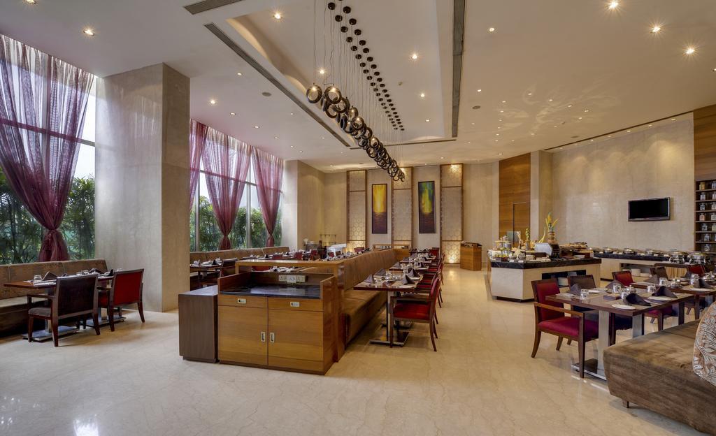 Pride Plaza Hotel, Calcutta Extérieur photo The Park, New Delhi