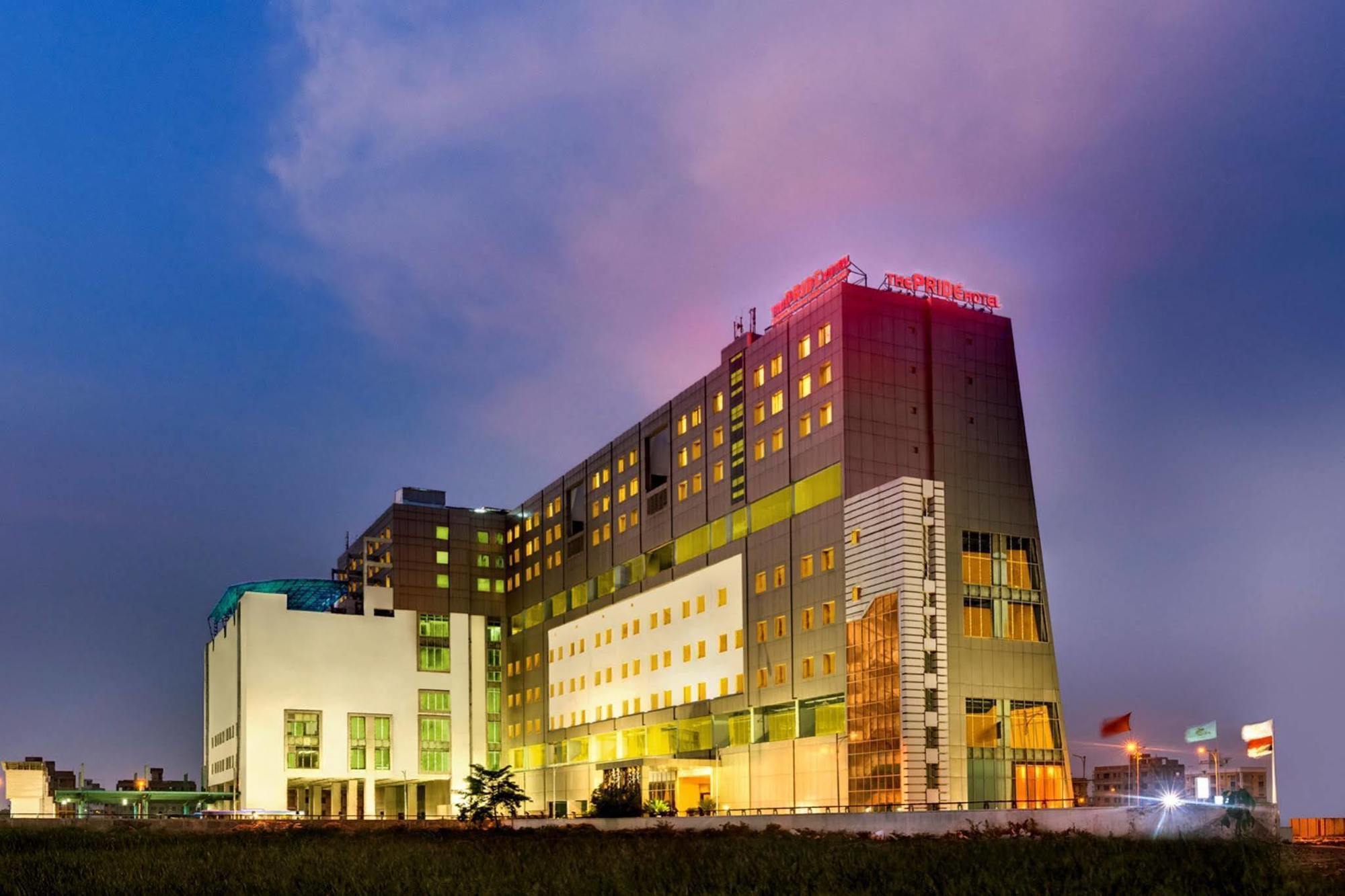 Pride Plaza Hotel, Calcutta Extérieur photo The Park, New Delhi